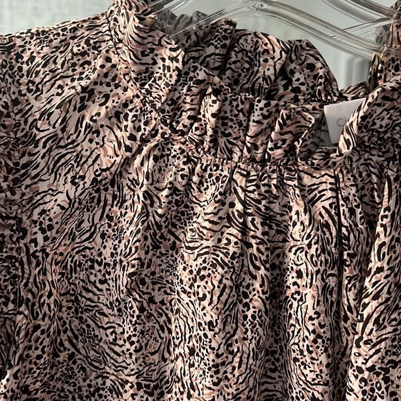 Christy Lynn Animal Arint Ruffle Top Size Large Like New - Picture 3 of 8